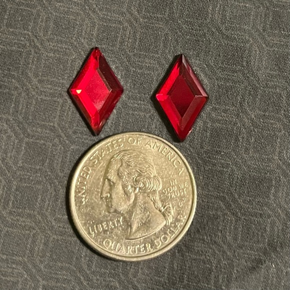 Set Of 2 11x18mm Flat Back Red Forehead Gems For Raven Cosplay Or Crafts - Picture 5 of 5